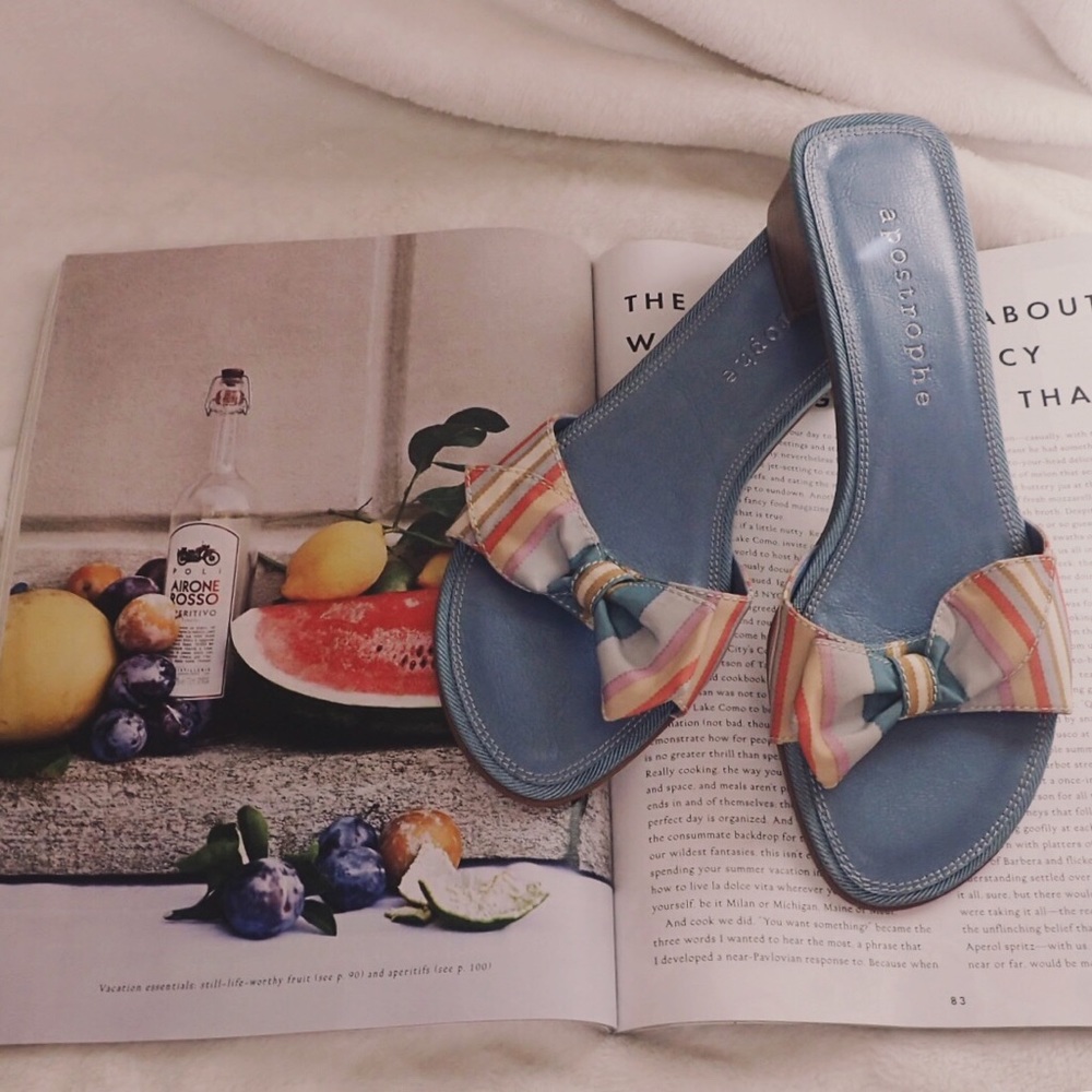 ☑️ Apostrophe Sandals